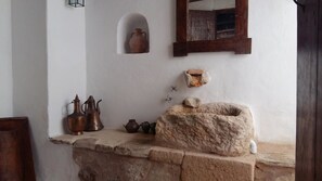 Traditional House | Bathroom
