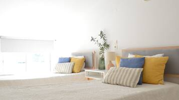 3 bedrooms, desk, soundproofing, iron/ironing board