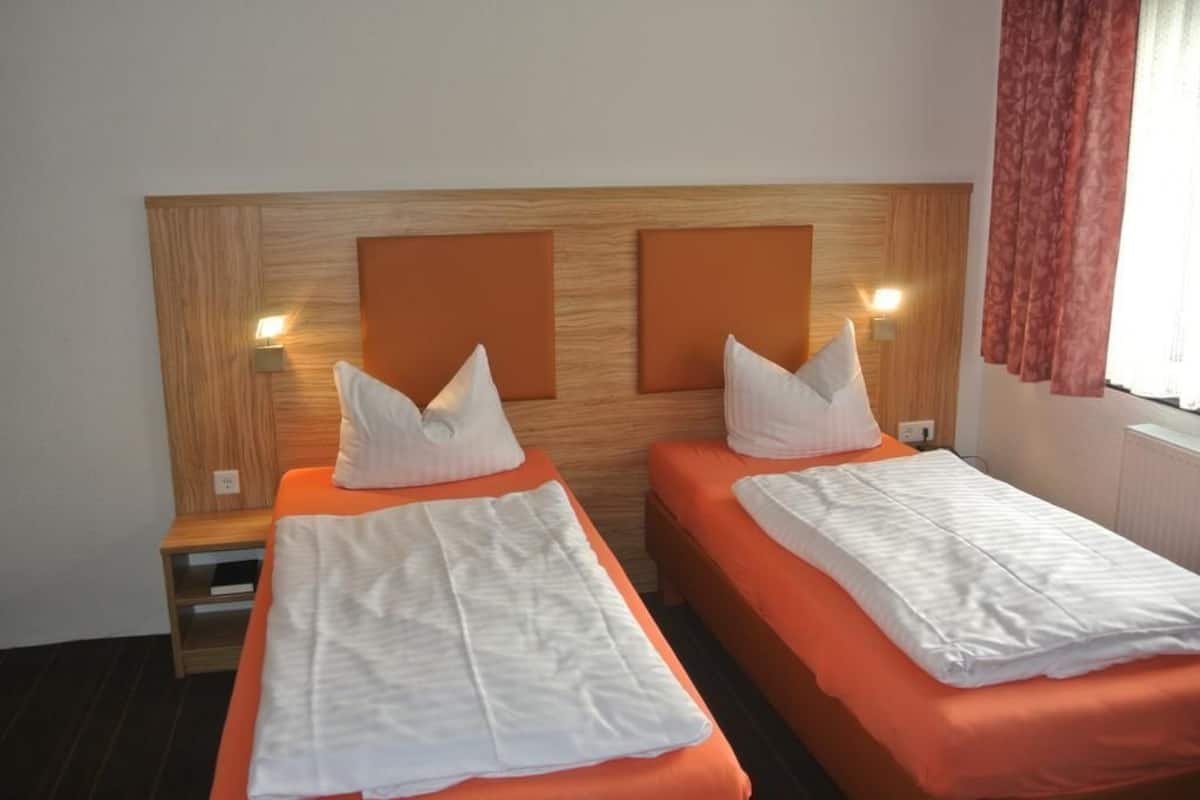 Bureau, Wi-Fi gratuit, draps fournis