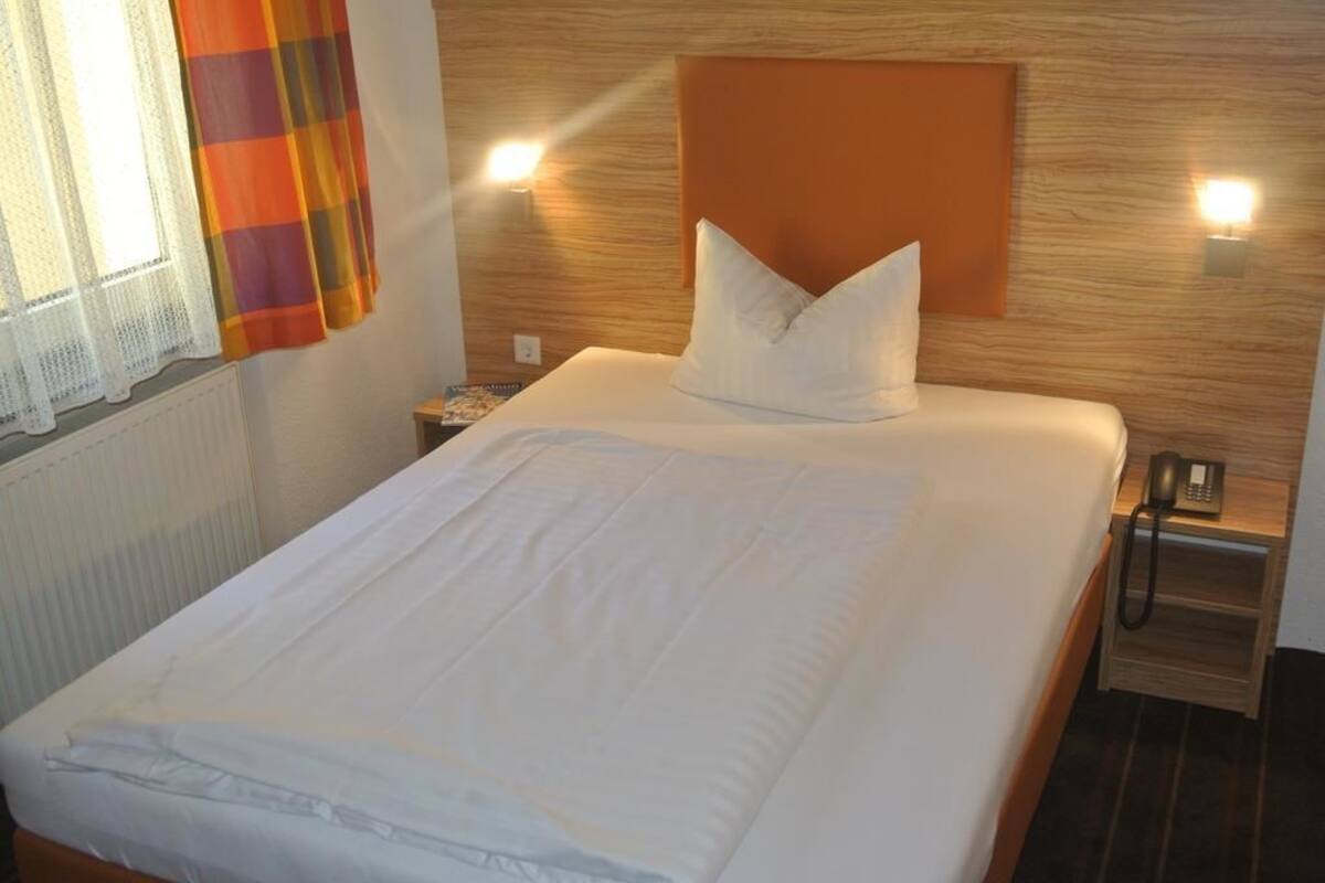 Comfort Single Room | Desk, WiFi (free), bed sheets