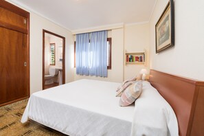 4 Schlafzimmer, Schreibtisch, schallisolierte Zimmer