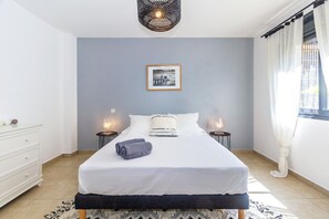 4 Schlafzimmer, Bügeleisen/Bügelbrett, WLAN, Bettwäsche