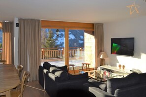 TV, fireplace, DVD player - Outside : Modern apartment  for 5 people, balcony-terrace, beautiful south view, located at tne entr (St-Luc)