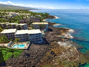 Exterior - 🏖️Ocean Front | Fantastic Ocean Views | Completely Upgraded🏖️ (Kailua Kona)