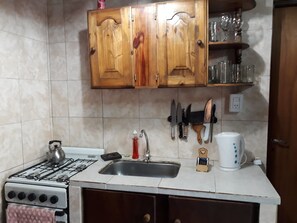 Family Cabin, 2 Bedrooms, Private Bathroom | Private kitchen | Full-sized fridge, microwave, oven, stovetop - Hermosa Cabana Paso Patria (Paso de la Patria)