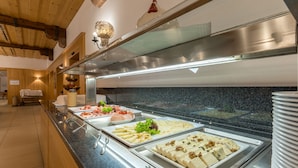 Breakfast buffet - BSW Hotel Hubertuspark (Schoenau am Koenigssee)
