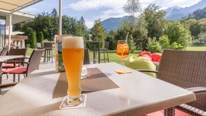 Terrace/patio - BSW Hotel Hubertuspark (Schoenau am Koenigssee)