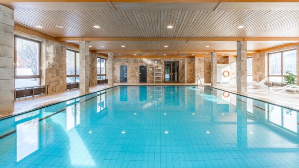 Indoor pool - BSW Hotel Hubertuspark (Schoenau am Koenigssee)
