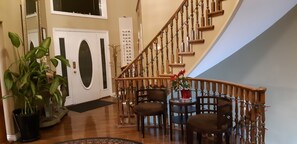 Property entrance - Lake View House (Kelowna)