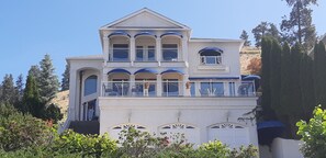 Bagian depan properti