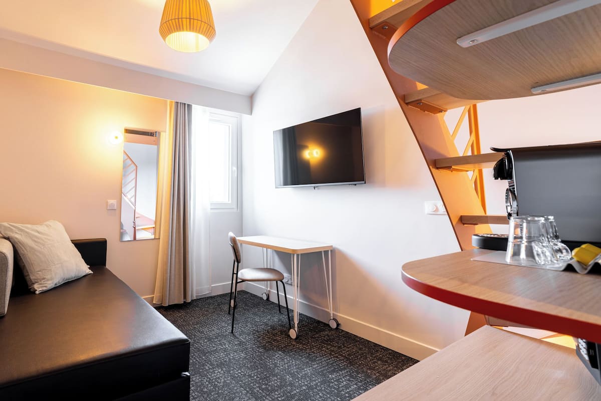 Superior Duplex Room, 1 King Bed, Non-Smoking (Shower Only)
