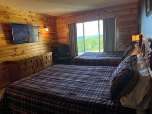 2 habitaciones, escritorio, tabla de planchar con plancha y wifi gratis 