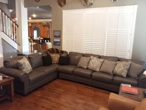 TV, fireplace, DVD player, offices