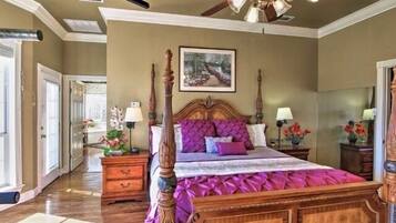 5 bedrooms, desk, free WiFi, bed sheets