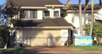 "Strathmore Lodge" - UNIT 1A LOWER LEVEL.