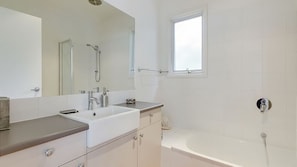 Bathtub