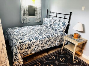 2 bedrooms, iron/ironing board, WiFi (free), bed sheets - Beautiful Priscilla Beach Few Min.Walk to Beach! (Plymouth)