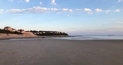 Beautiful Priscilla Beach Few Min.Walk to Beach!