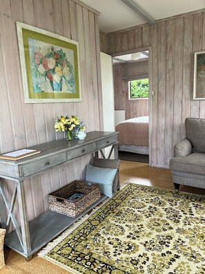 Unclassified image, 2 of 20, button - Quiet, peaceful country cottage (Pukekawa)