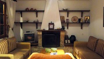 Télévision, cheminée