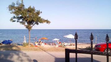 Beach nearby, beach towels