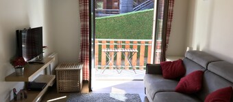 Modern, luxury studio in Morzine,1st floor, sleeps 4, centrally located