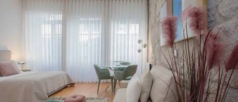 1 chambre, fer et planche à repasser, Wi-Fi, draps fournis