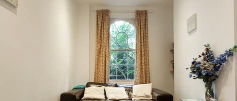 TV, lettore DVD, videoteca