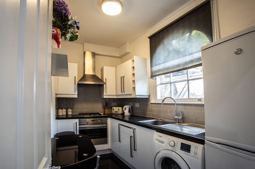 Beautiful 3 bedroom house close to big ben and london eye all transport links