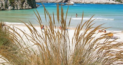 Lujosa casa de piedra antigua con alojamiento para 10 personas y piscina