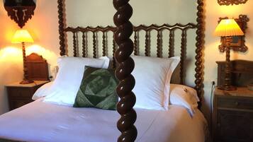 2 slaapkamers, een strijkplank/strijkijzer, beddengoed