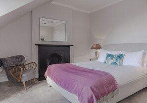 2 bedrooms, iron/ironing board, travel cot, free WiFi