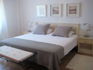 4 bedrooms, desk, iron/ironing board, free WiFi - Luxury 4 Bed Villa in Tranquil Setting with Huge Private Pool (Alhaurín el Grande)