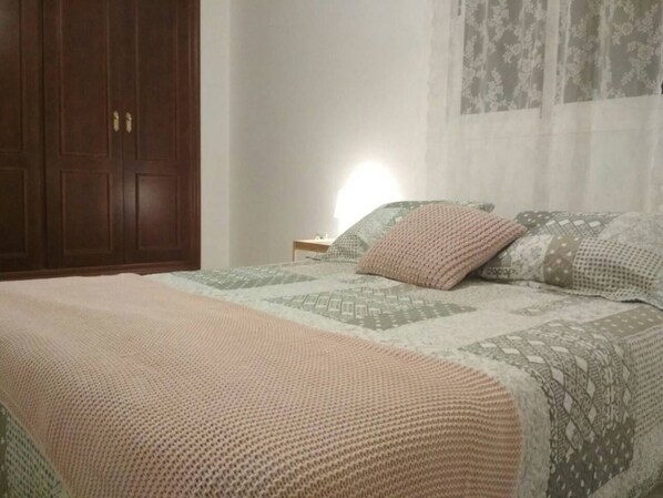 4 Schlafzimmer, Bügeleisen/Bügelbrett, kostenloses WLAN, Bettwäsche