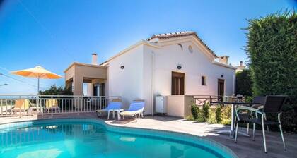 Villa Stefanos offers stunning sea view, private pool, near beach & Rethymno