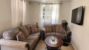 42-inch Smart TV with cable channels - Caribbean Dream Vacation Property (Gros Islet)