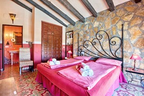 6 Schlafzimmer, Bügeleisen/Bügelbrett, Reisekinderbett, kostenloses WLAN