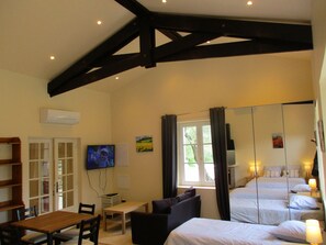 7 chambres, fer et planche à repasser, lit parapluie, Wi-Fi gratuit