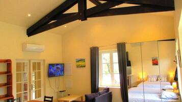 7 chambres, fer et planche à repasser, lit parapluie, Wi-Fi gratuit