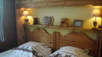 1 chambre, fer et planche à repasser, lit parapluie, Wi-Fi gratuit