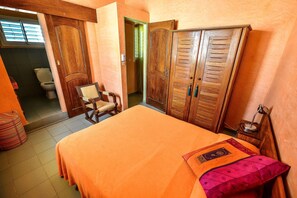 1 chambre, fer et planche à repasser, Wi-Fi gratuit, draps fournis