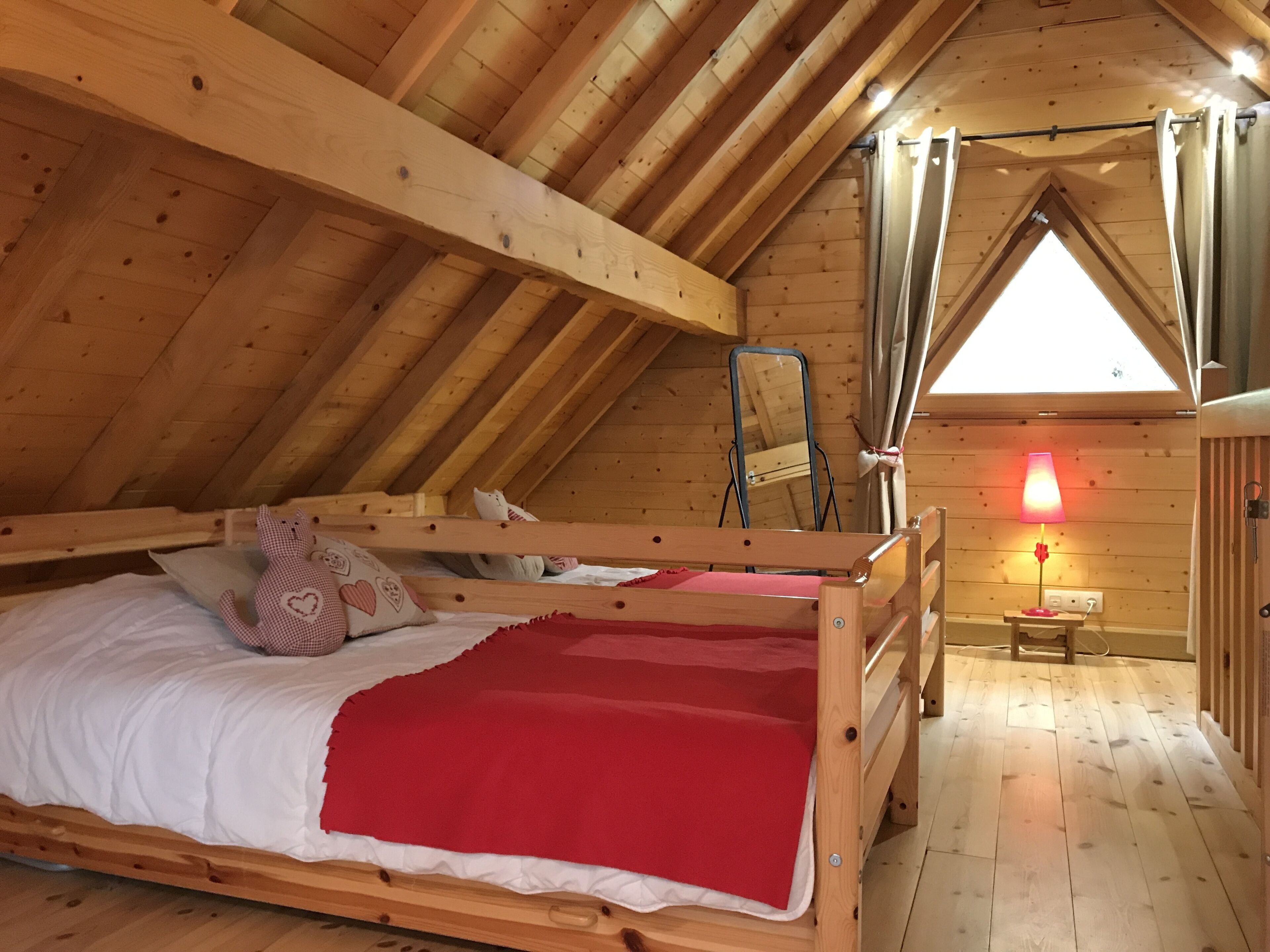 3 slaapkamers, een strijkplank/strijkijzer, reisbedje, wifi