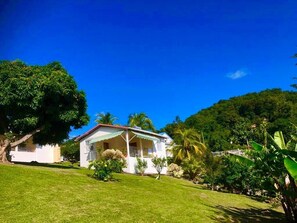 Exterior - Bungalows with swimming pool with breathtaking sea and mountain views for 4 people each (BOUILLANTE)