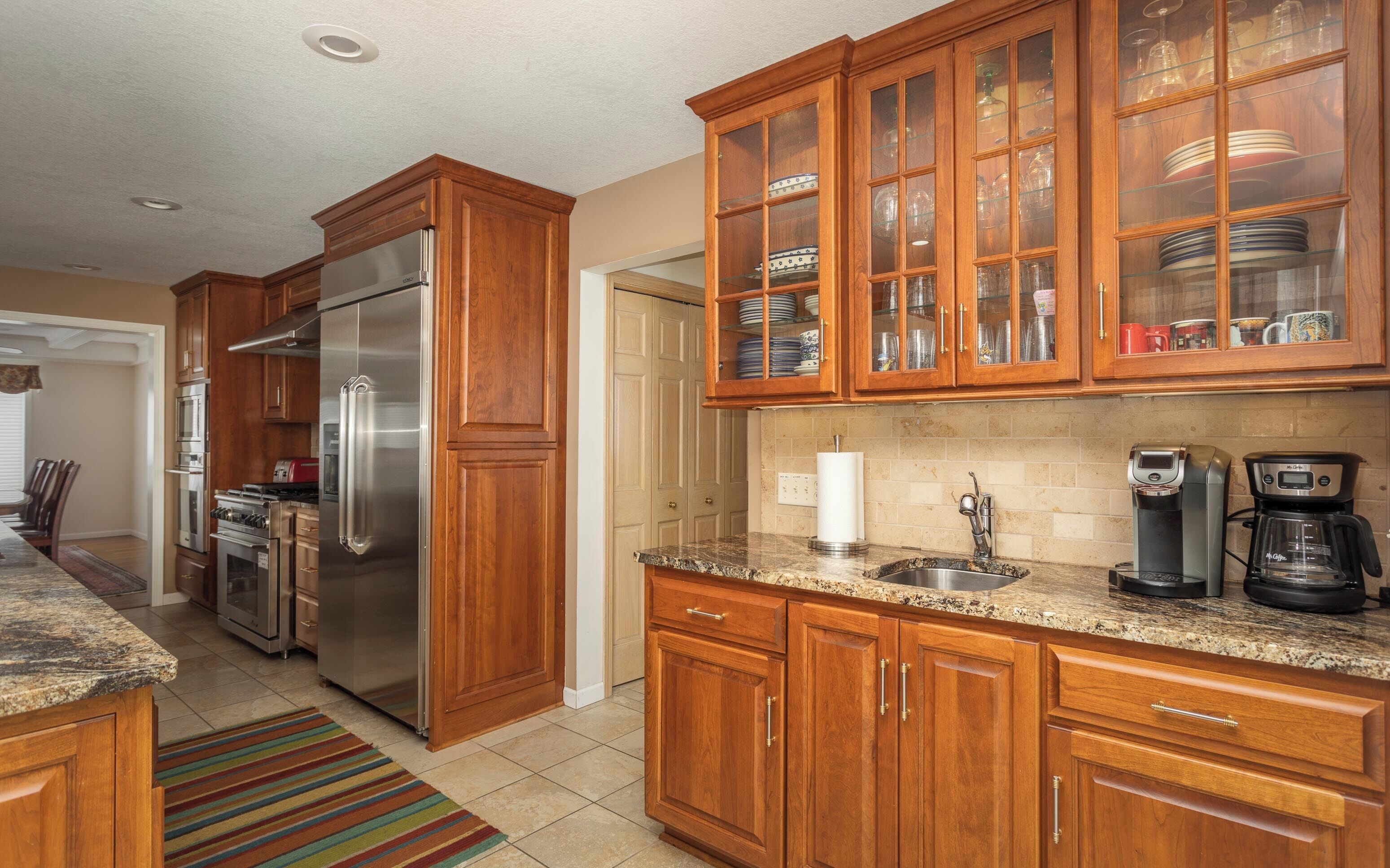 冰箱、微波炉、烤箱、炉灶