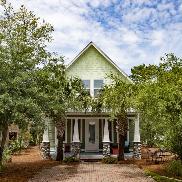 المنشأة من الخارج