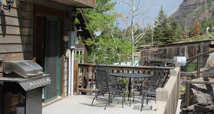 A una cuadra de Hot Springs Pool- Estacionamiento fuera de la vía pública para 7 vehículos