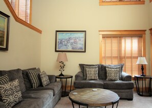 Smart TV, fireplace, DVD player