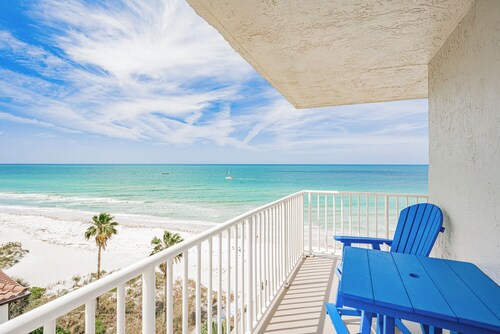 Beautiful Coastal Penthouse w/ Gulf Views!