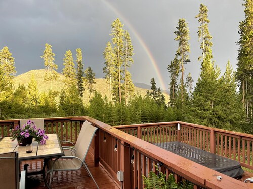 Excellent reviews. Perfect for ALL ages-families, kids, dogs allowed. Hot tub!