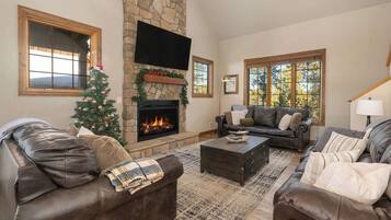 Televisión, chimenea